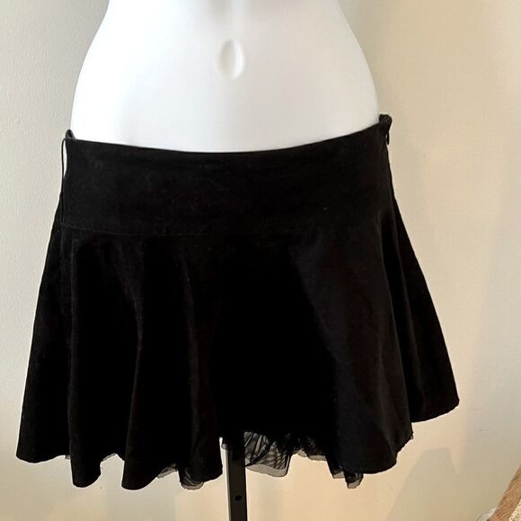 Guess Jeans Black Ribbed Skirt (26) - Picture 1 of 5